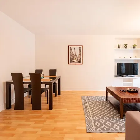 Cosy & Well-connected 1bd Apartmentsaint Lazare *